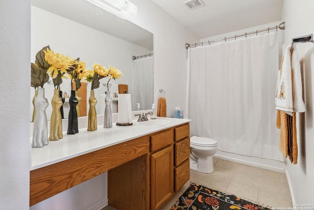 full bathroom with tile patterned flooring, toilet, a shower with shower curtain, vanity, and visible vents