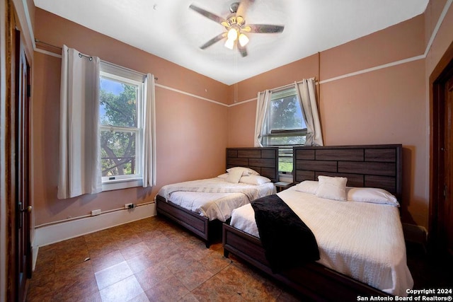 bedroom with ceiling fan