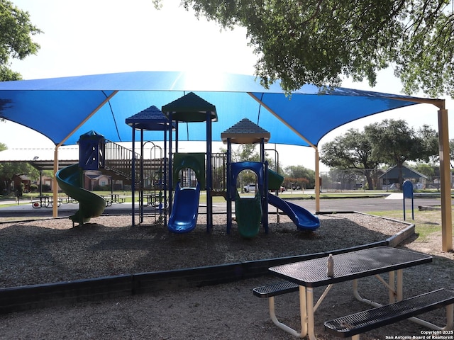 12047 Stoney Brg, San Antonio, TX 78247 - view of communal playground