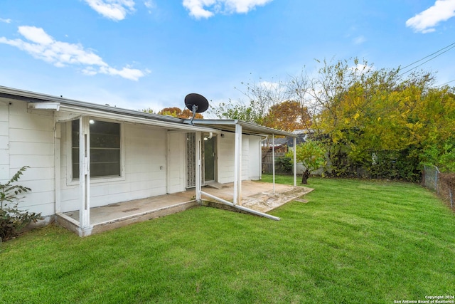 view of yard with a patio