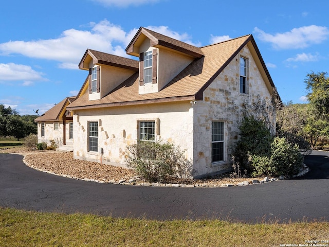 view of home's exterior