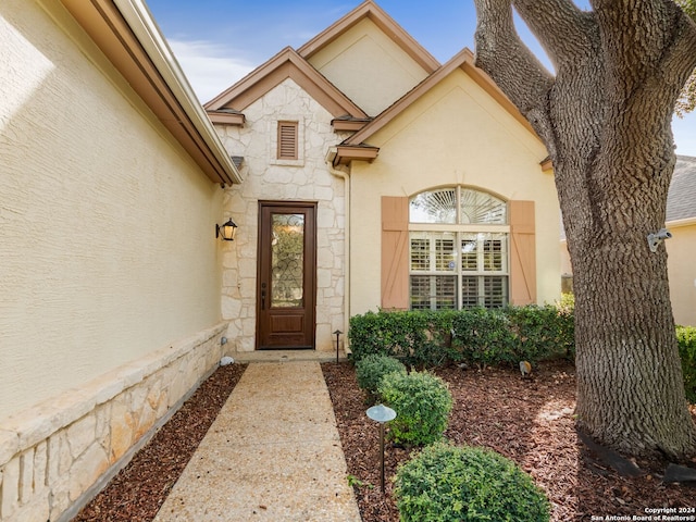 view of entrance to property