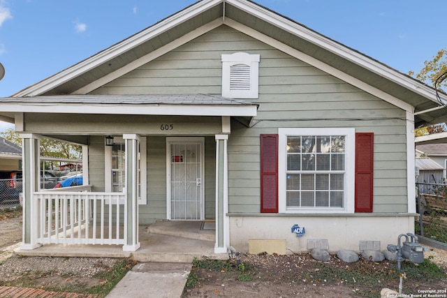 bungalow-style house featuring covered porch