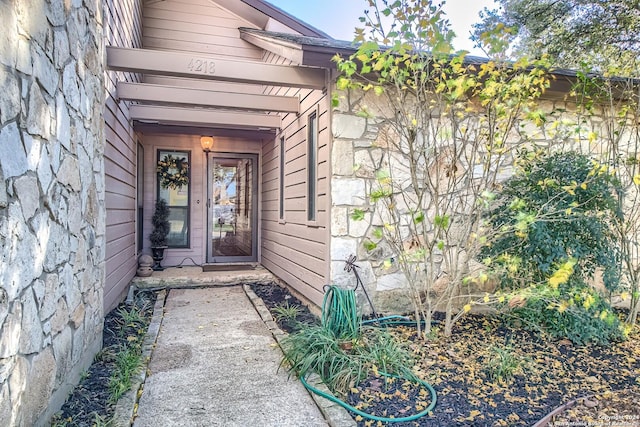 view of property entrance