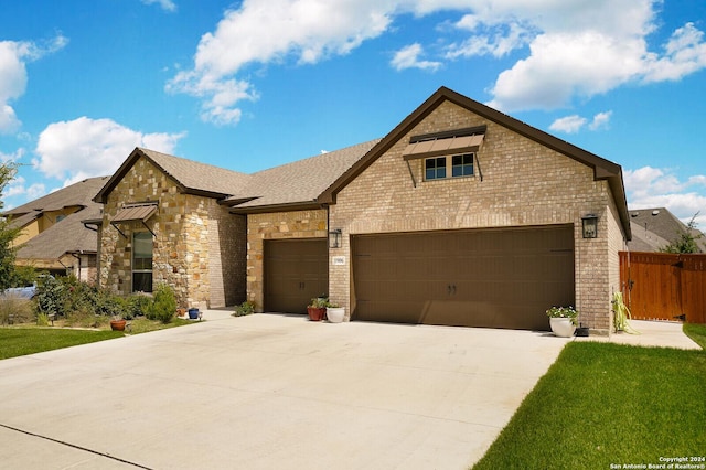 view of front facade featuring a garage