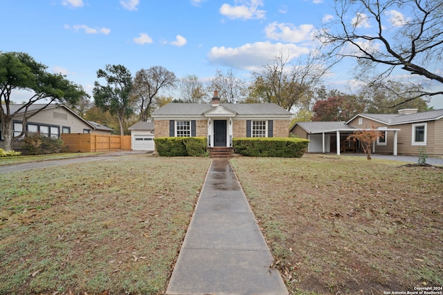 view of front facade with a front yard