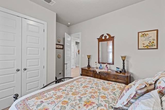 bedroom featuring a closet