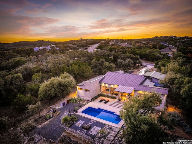 view of aerial view at dusk