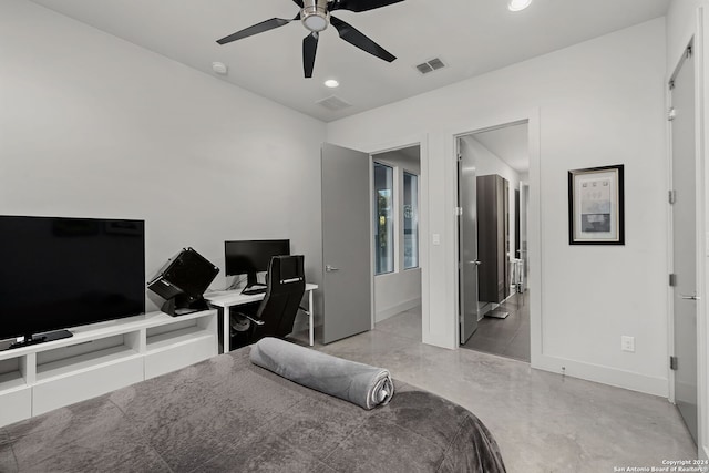 bedroom featuring ceiling fan