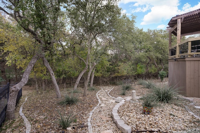 view of yard featuring a pergola