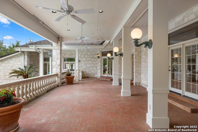 view of patio / terrace with ceiling fan