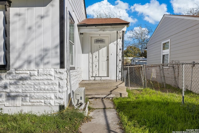 view of entrance to property