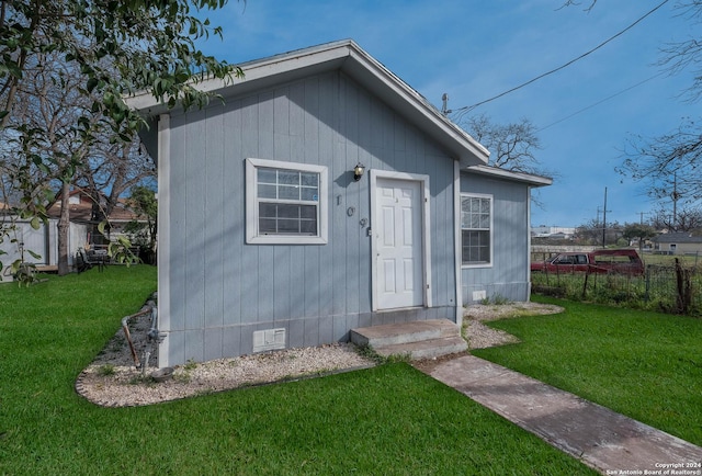 view of front of home with a front yard