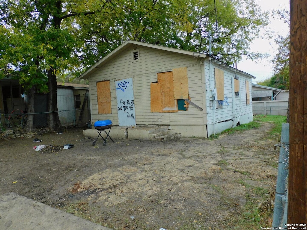 view of front of house