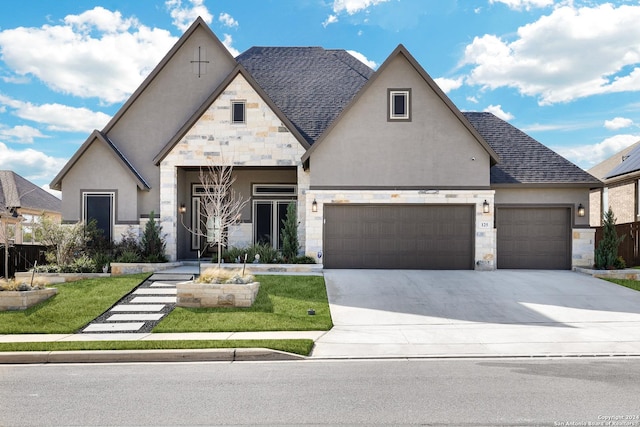 view of front of home featuring a front yard