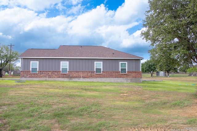 exterior space with a lawn