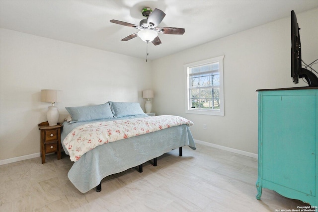 bedroom featuring ceiling fan