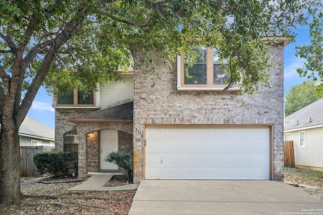 view of front facade featuring a garage