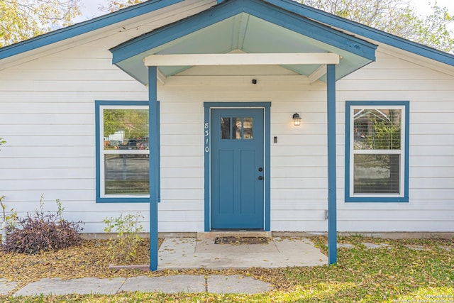 view of entrance to property