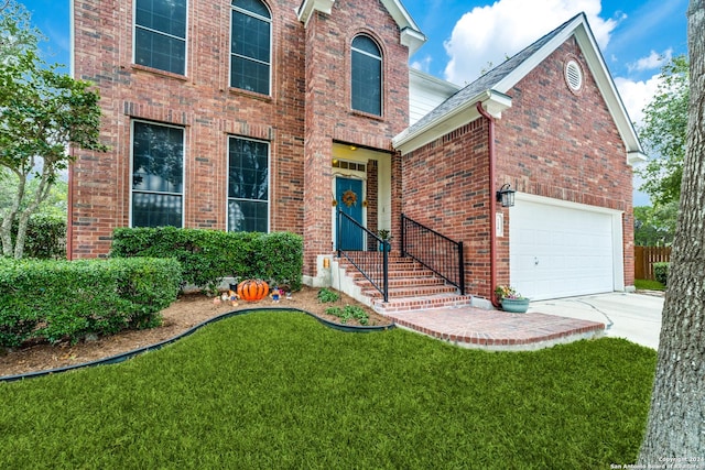 view of front of home featuring a front yard