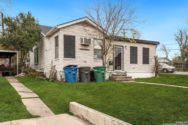 view of front of property with a front yard