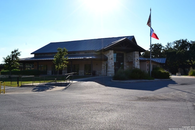 view of front facade