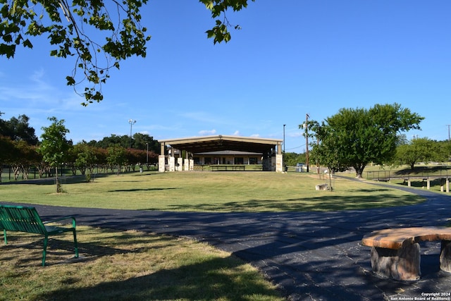 view of home's community featuring a yard