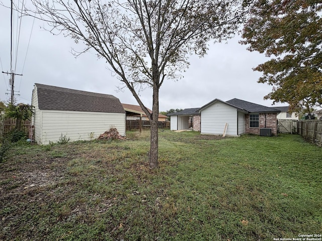 view of yard featuring central AC