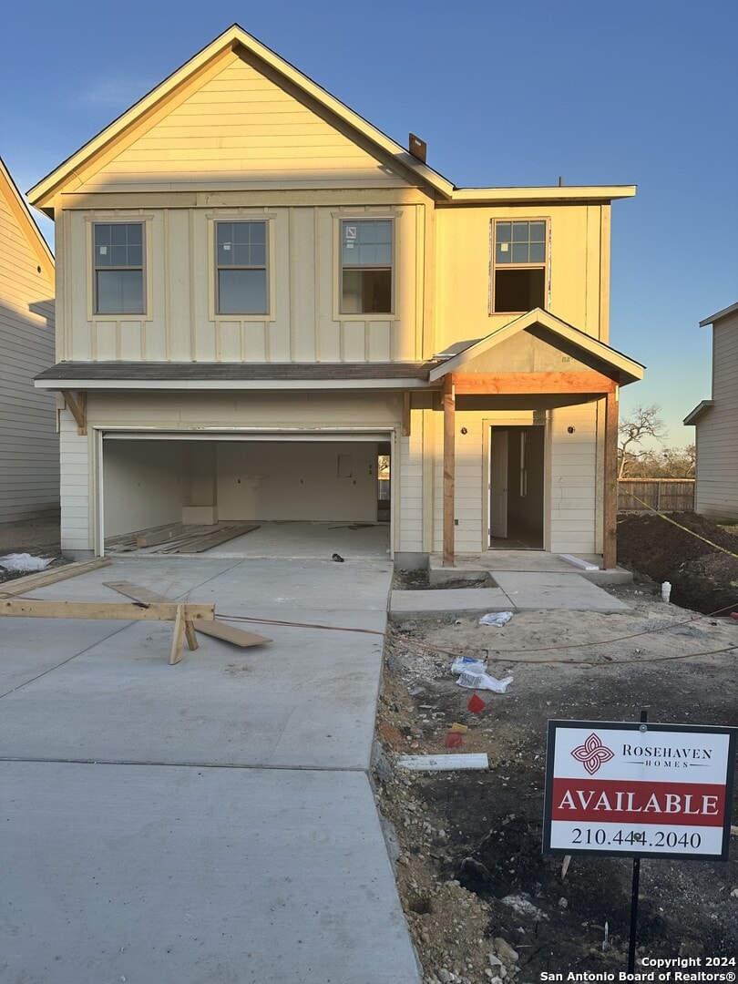 view of front of house featuring a garage