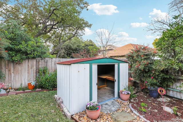 view of outbuilding