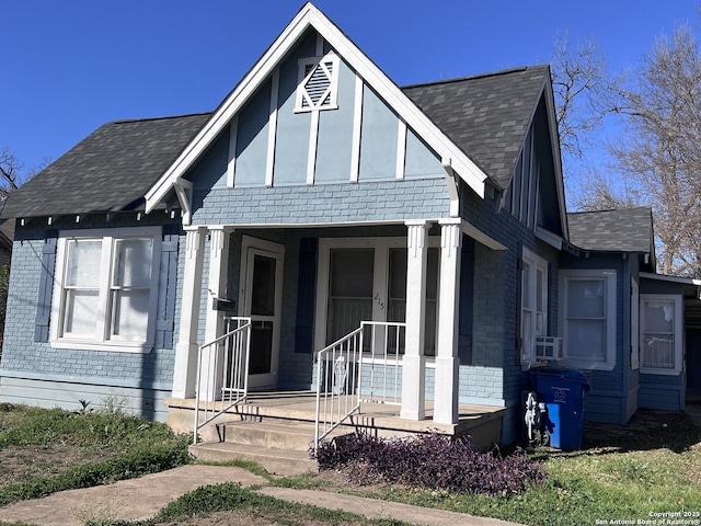 view of front facade with a porch