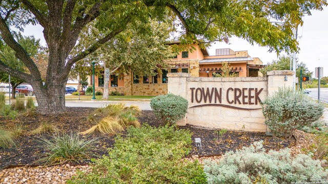 653 Center Grn, New Braunfels, TX 78130 - view of community sign