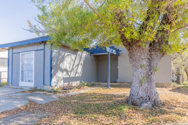 view of side of property