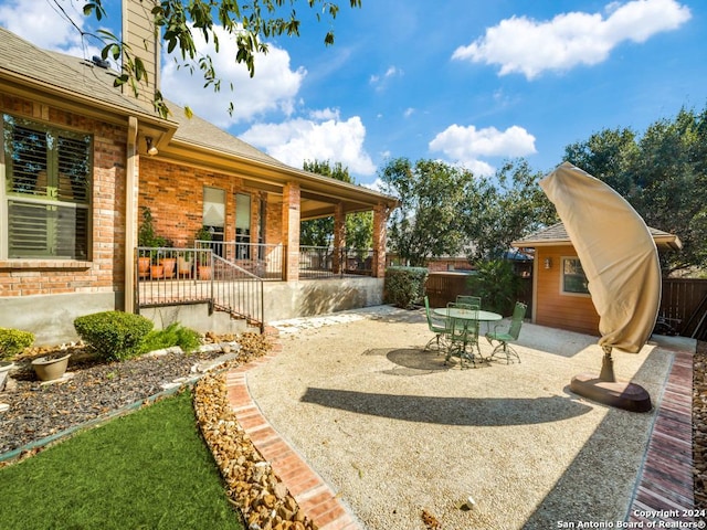 view of yard featuring a patio