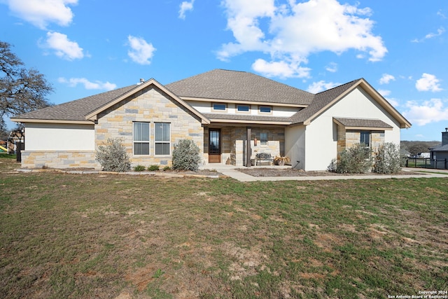 view of front of property with a front yard