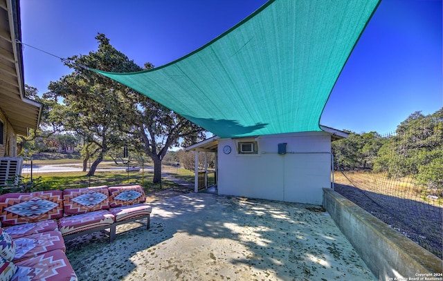 view of yard featuring a patio