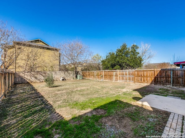 view of yard with a patio area