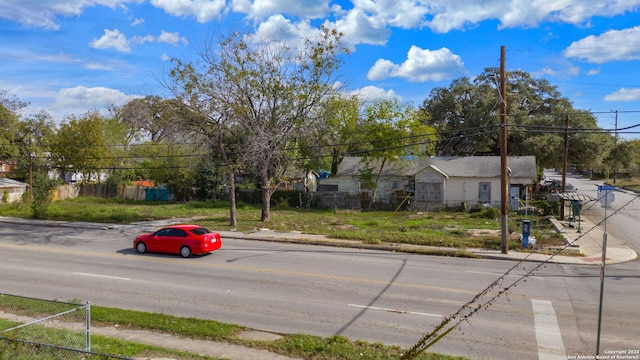 Listing photo 3 for 901 Porter, San Antonio TX 78210