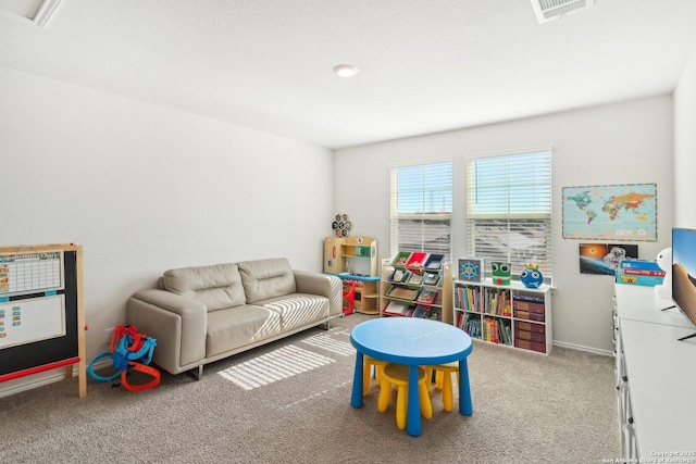 recreation room featuring carpet