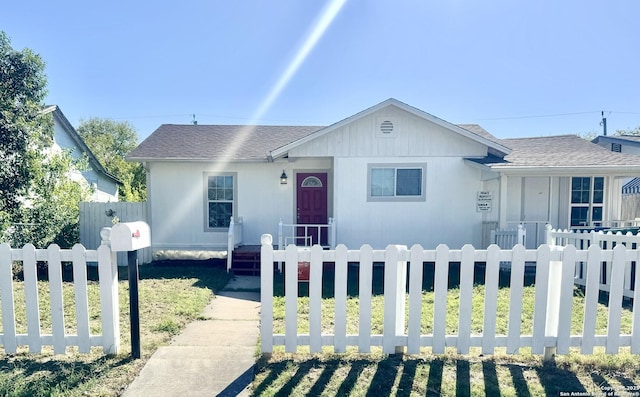 view of front of house with a front yard