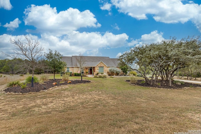 view of front of property with a front yard