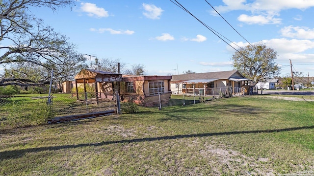 view of front of property with a front yard