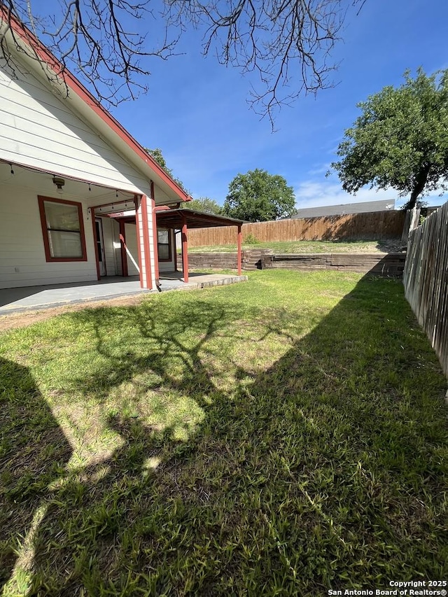 view of yard featuring a patio area