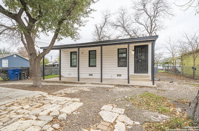 view of front of house featuring covered porch