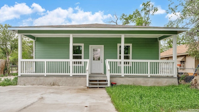 view of front of house featuring a porch