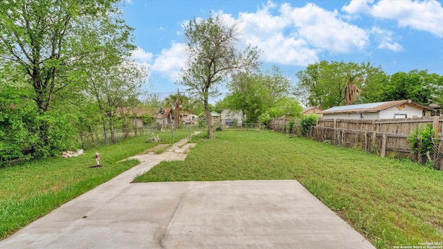 view of yard with a patio