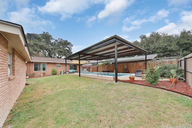 view of yard featuring a patio