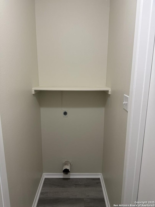 laundry room with electric dryer hookup