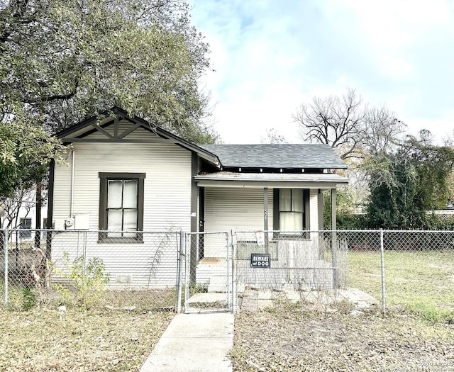 view of front of property featuring covered porch