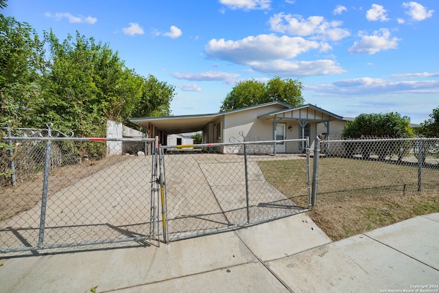 manufactured / mobile home with a carport